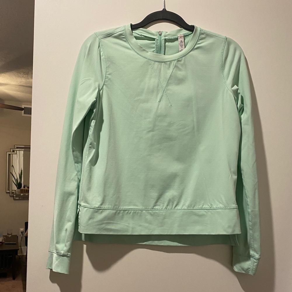 {Lululemon} mint green cropped long sleeve